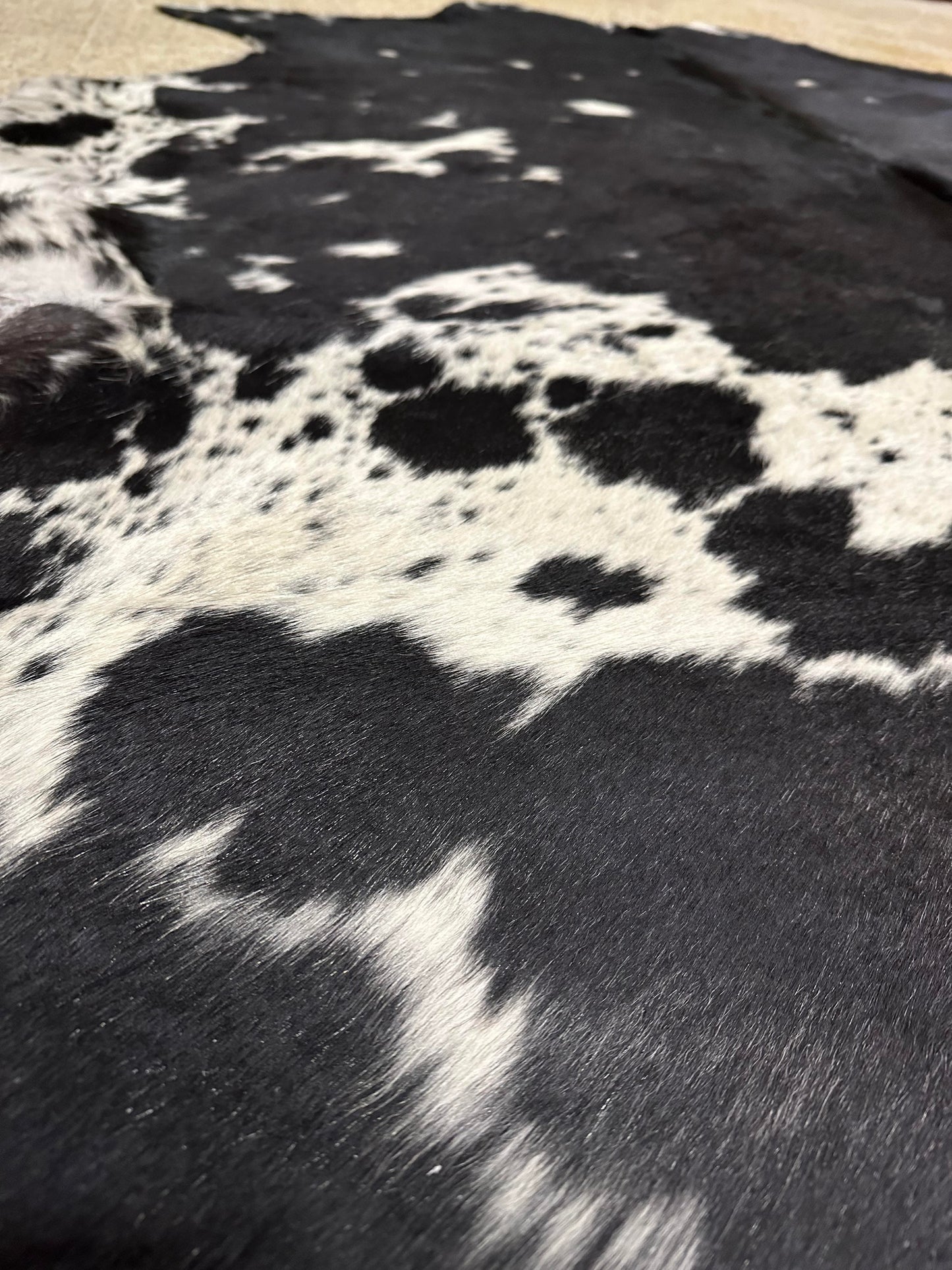 Natural Cowhide - Black & White