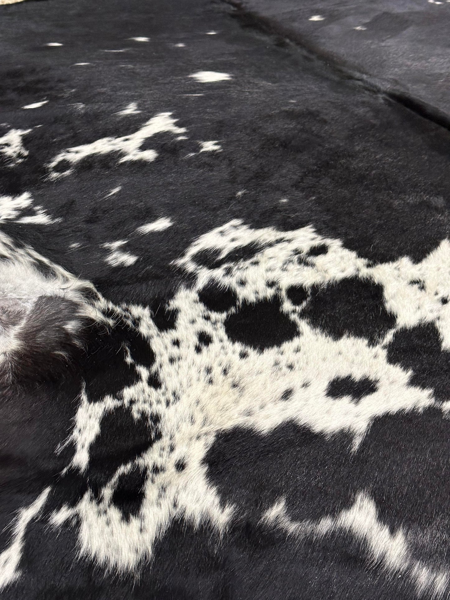 Natural Cowhide - Black & White