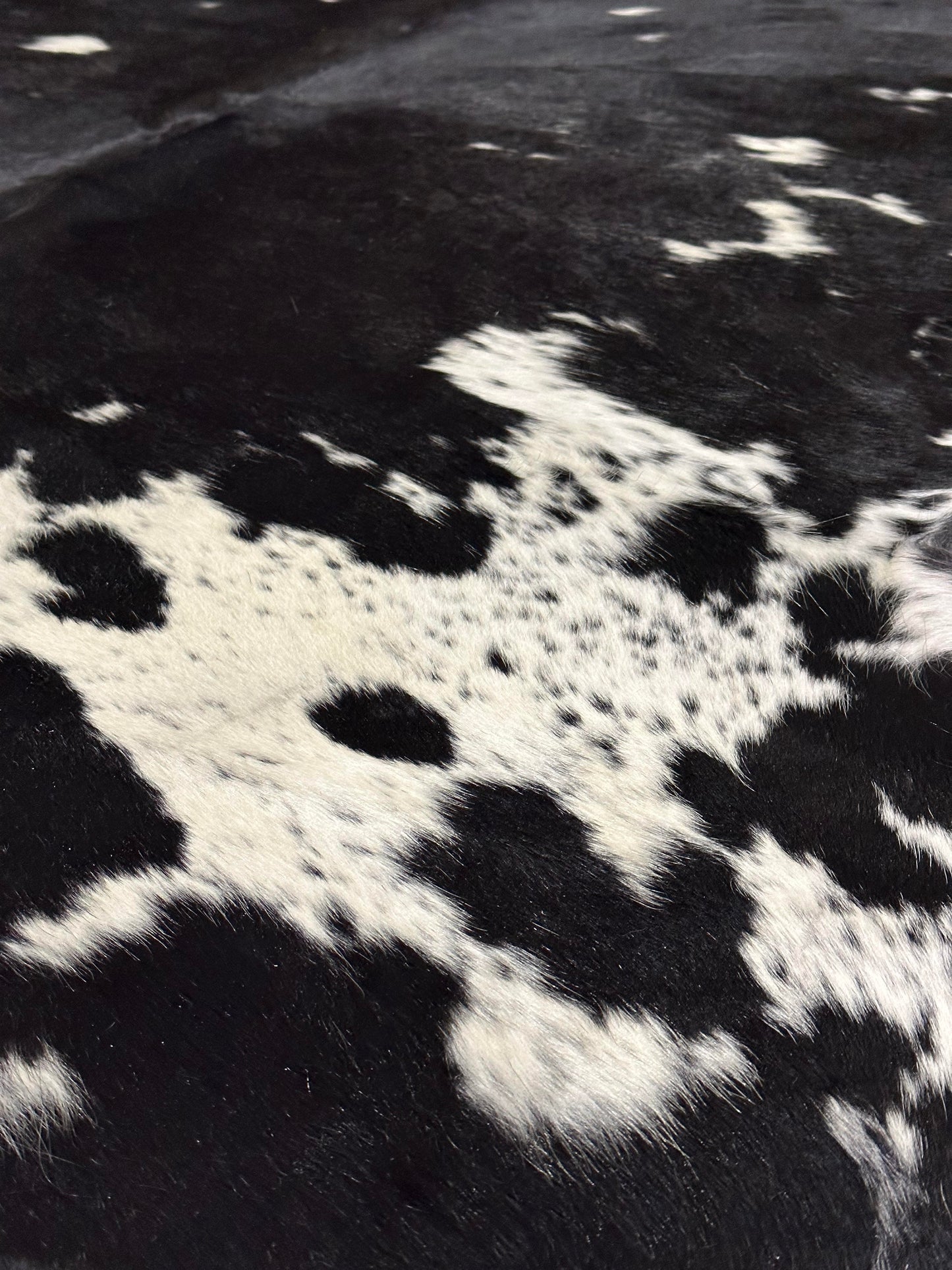 Natural Cowhide - Black & White